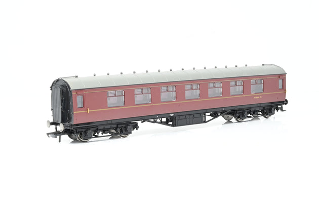 Hornby OO Gauge R4235 BR Corridor 3rd Class ex LMS No.M1668M - Boxed