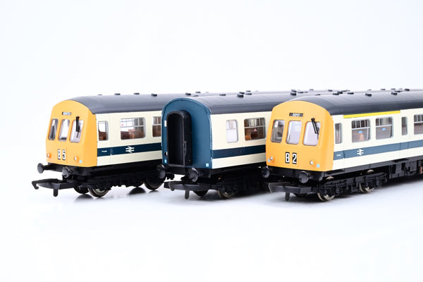 Hornby OO Gauge R687 BR Green 3-Car Class 110 DMU - Boxed
