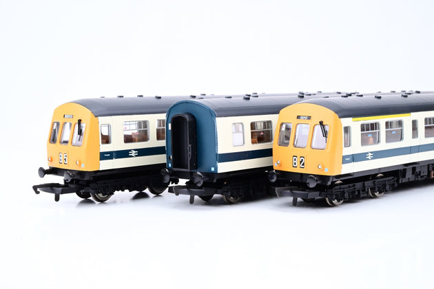 Hornby OO Gauge R687 BR Green 3-Car Class 110 DMU - Boxed