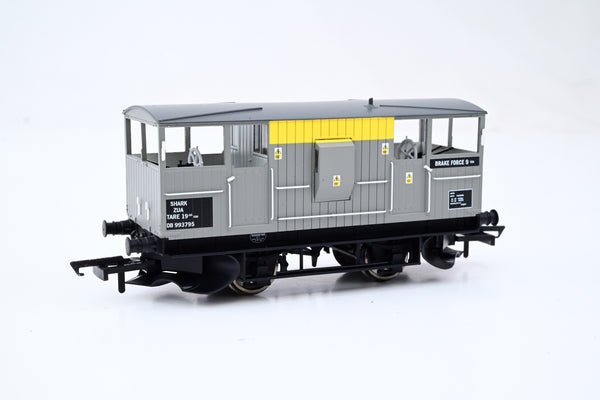 Hornby OO Gauge R6433 BR Dutch Livery Shark Brake Van No.DB993795 - Boxed