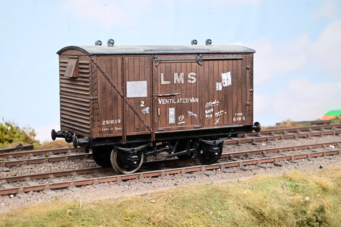 Kit Built O Gauge LMS Ventailted Van No.291859
