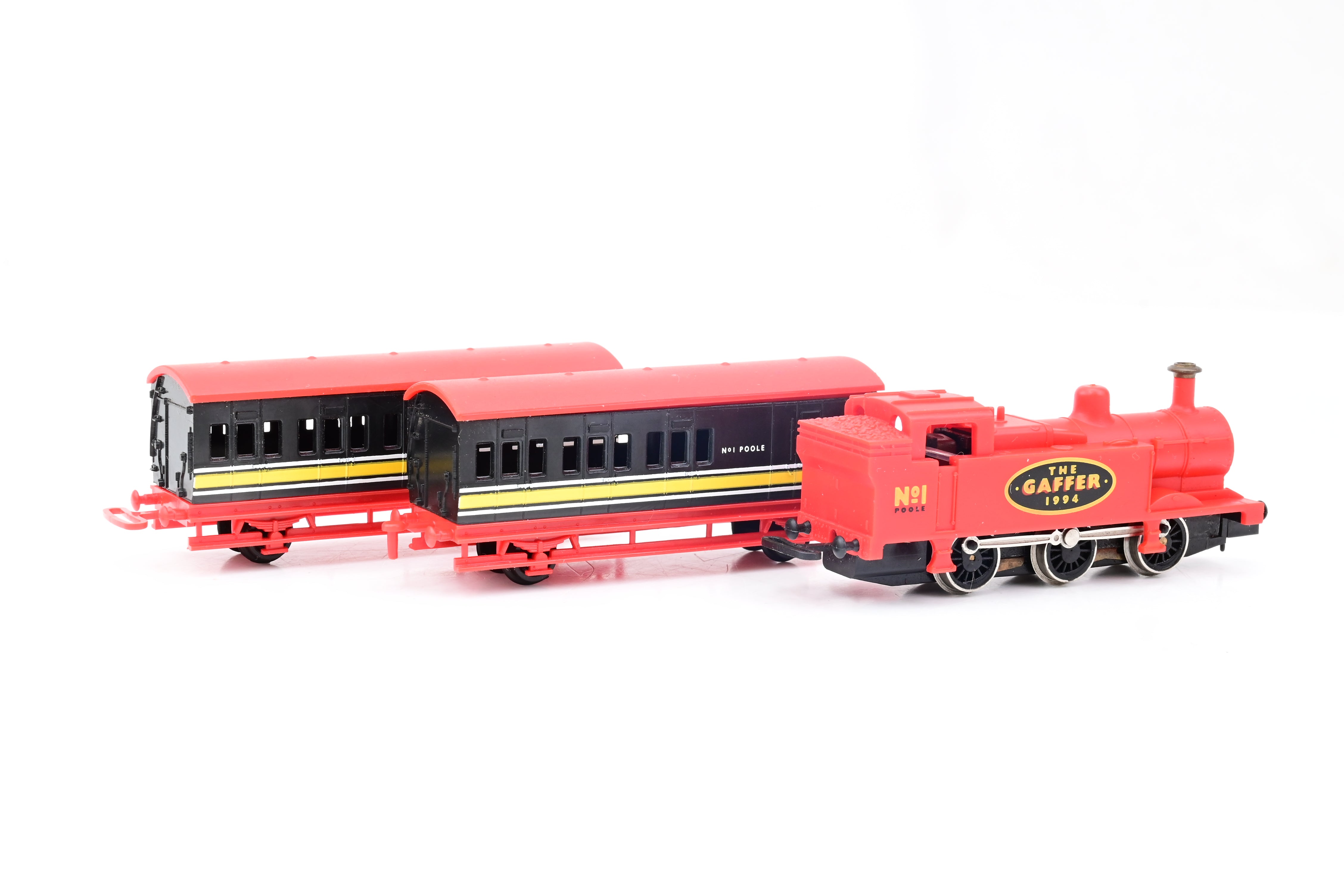 Graham Farish N Gauge The Gaffer Locomotive & 2 Coaches - Unboxed
