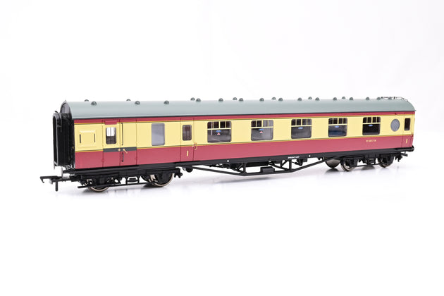 Bachmann OO Gauge 39-470 LMS 57ft Porthole Coach Corridor Brake First Crimson & Cream
