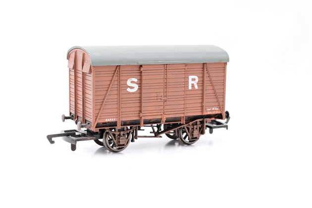 Hornby OO Gauge R6775 SR 12 Ton Vent Van No.44811 - Weathered, Boxed