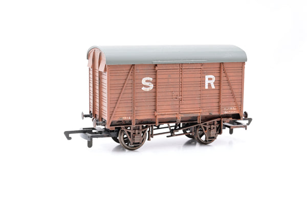 Hornby OO Gauge R6775 SR 12 Ton Vent Van No.44811 - Weathered, Boxed