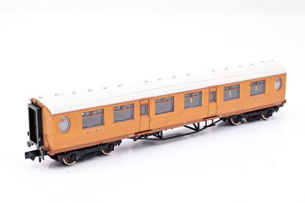 Graham Farish N Gauge 376-225 LNER Thompson Composite Corridor Passenger Coach No.18510