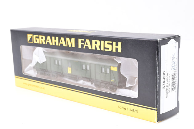 Graham Farish N Gauge 374-630 Bogie B Luggage Vans Southern Green No.395