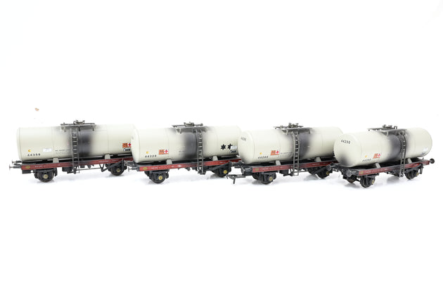 Heljan OO Gauge Rake of 4 Grey Tank Wagons - Unboxed