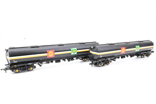 Bachmann OO Gauge Pair of BP/Shell TEA Tank Wagons - Unboxed