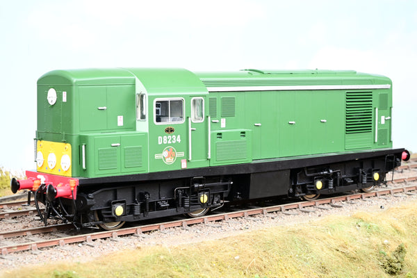 EFE Rail O Gauge E84705 Class 15 BR Green (Small Yellow Panel) Diesel Locomotive No.D8234 - Boxed