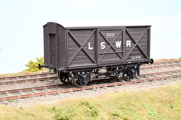 Kernow MRC 7mm O Gauge K7010A LSWR Diagram 1410 Covered Van LSWR Brown No.11111 - Boxed