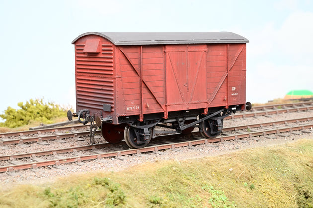 Kit Built O Gauge 7mm 12T Vent Van BR Bauxite No.B777374 - Unboxed