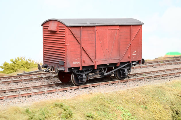 Kit Built O Gauge 7mm 12T Vent Van BR Bauxite No.B777374 - Unboxed