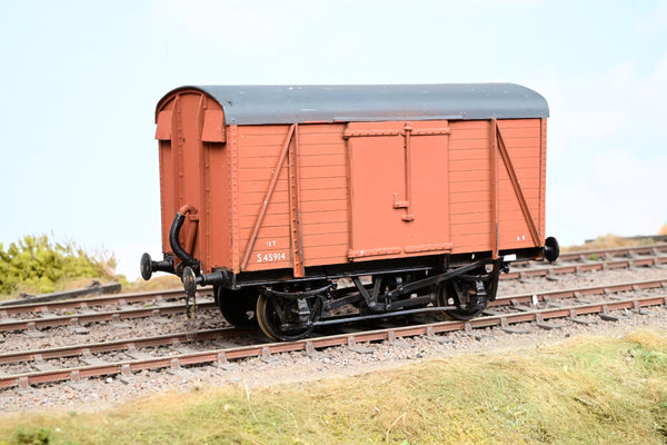 Kit Built 7mm O Gauge SR 13T Ventilated Van BR Bauxite No.S45914 - Unboxed