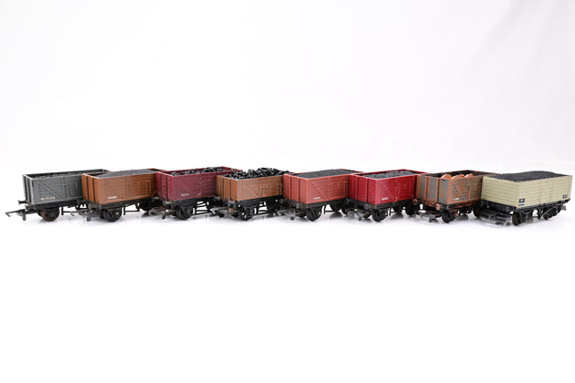 Hornby/Triang Ect OO Gauge 12T Open Plank Wagon Rake of 8 W/Loads - Unboxed