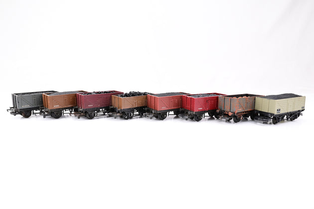 Hornby/Triang Ect OO Gauge 12T Open Plank Wagon Rake of 8 W/Loads - Unboxed
