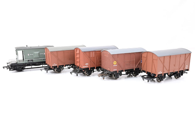 OO Gauge Rake of 5 Wagons - 4 Vans & 1 Brake Van - Unboxed