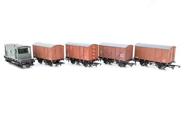 OO Gauge Rake of 5 Wagons - 4 Vans & 1 Brake Van - Unboxed