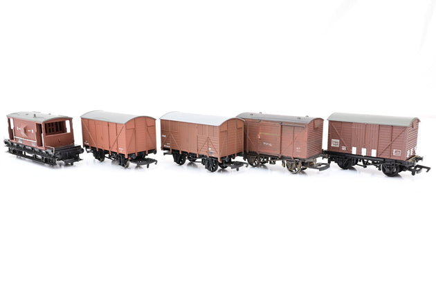 OO Gauge Rake of 5 Wagons - 4 Vans & 1 Brake Van - Unboxed