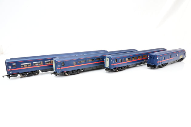 Hornby OO Gauge MK4 Coach Rake of 3 and DVT GNER Livery No.M12453 10322 11206 82230 - Unboxed
