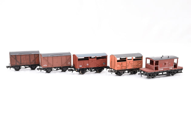 Peco N Gauge Rake of 2 Box Vans 2 Cattle Vans and 1 BR 20T Brake Van BR Bauxite - Unboxed