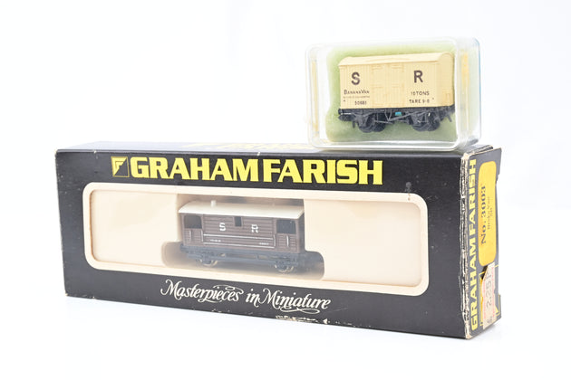 Graham Farish N Gauge 3003 SR Brake Van and 10T SR Banana Van - Boxed