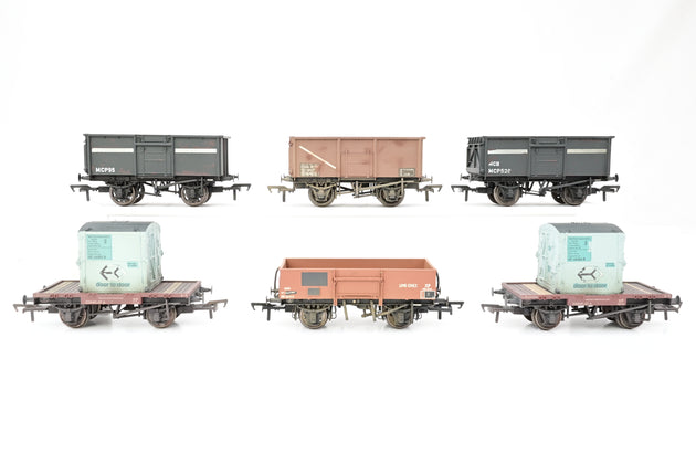 Bachmann OO Gauge Rake of 6  BR Wagons 2 Conflats W/Containers 3 16T Steel BR/NCB 1 13T Steel Lime Wagon - Unboxed