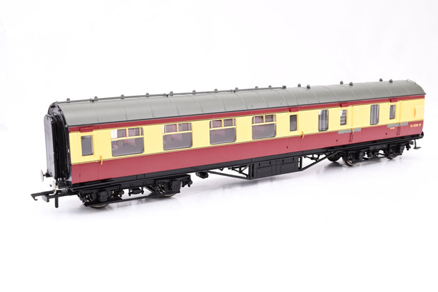 Hornby OO Gauge R4449A BR ex LMS Corridor Brake 3rd Class Coach No.M5598M - Boxed
