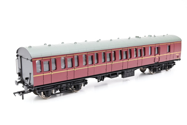 Bachmann OO Gauge 34-630A BR MK1 Suburban 2nd Brake BR Lined Maroon W/Passengers No.M43226 - Boxed