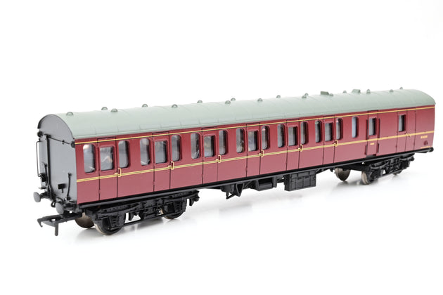 Bachmann OO Gauge 34-630B BR MK1 Suburban 2nd Brake BR Lined Maroon W/Passengers No.M43301 - Boxed