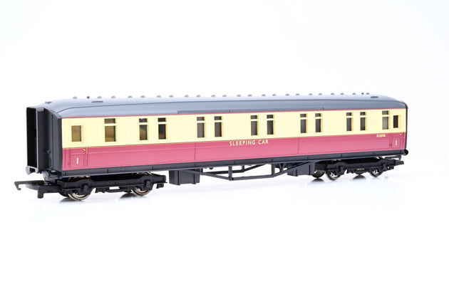 Hornby OO Gauge R4191 BR Gresley Crimson & Cream Sleeper Coach No.E1209E