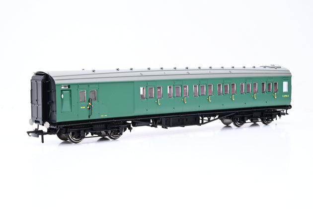 Hornby OO Gauge R4305A BR Maunsell 6 Compartment Brake No.2796 - Boxed