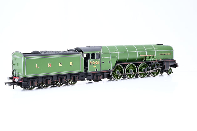 Hornby OO Gauge R3207 LNER 2-8-2 Class P2 No.2001 'Cock O' The North'