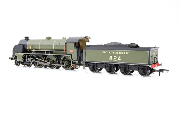 Hornby OO Gauge R3327 SR Olive Green 4-6-0 Class S15 No.824 - DCC Fitted, Boxed