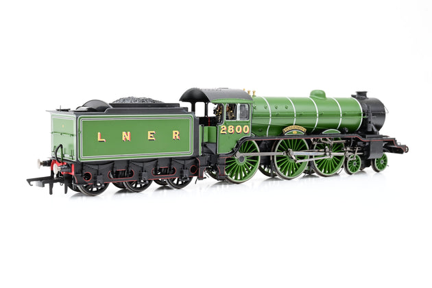 Hornby OO Gauge R2920 LNER Class B17 No.2800 'Sandringham - Boxed