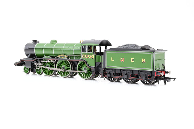 Hornby OO Gauge R2920 LNER Class B17 No.2800 'Sandringham - Boxed