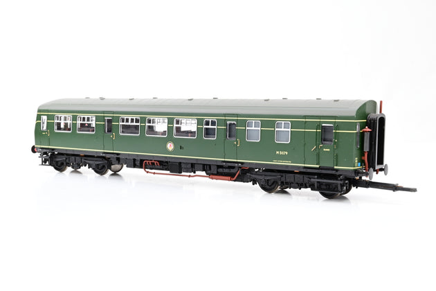 Bachmann OO Gauge 32-286 BR Green 2 Car Class 101 w/Small Yellow Panels - Boxed