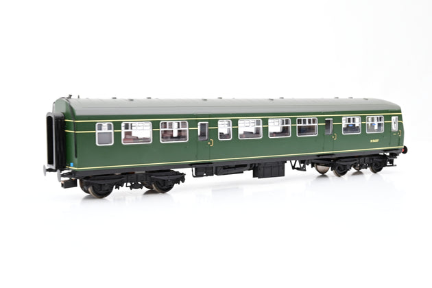 Bachmann OO Gauge 32-286 BR Green 2 Car Class 101 w/Small Yellow Panels - Boxed