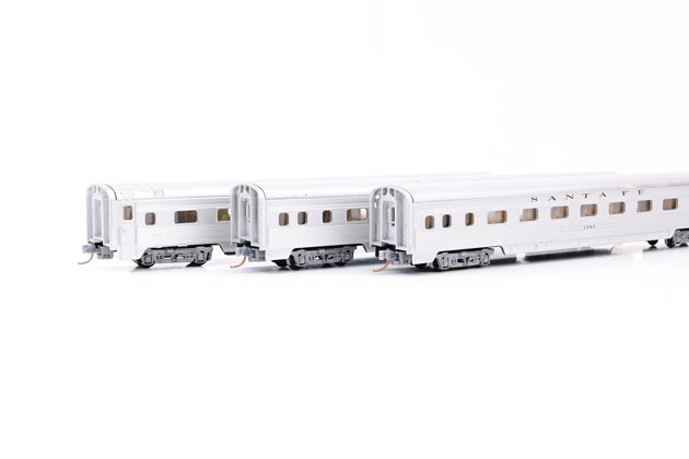 Rivarossi N Gauge Santa Fe Rake of 3 Corrogated Passenger Cars - Boxed