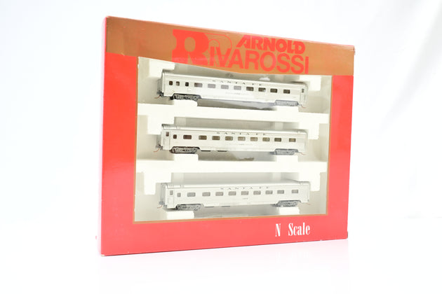 Rivarossi N Gauge Santa Fe Rake of 3 Corrogated Passenger Cars - Boxed