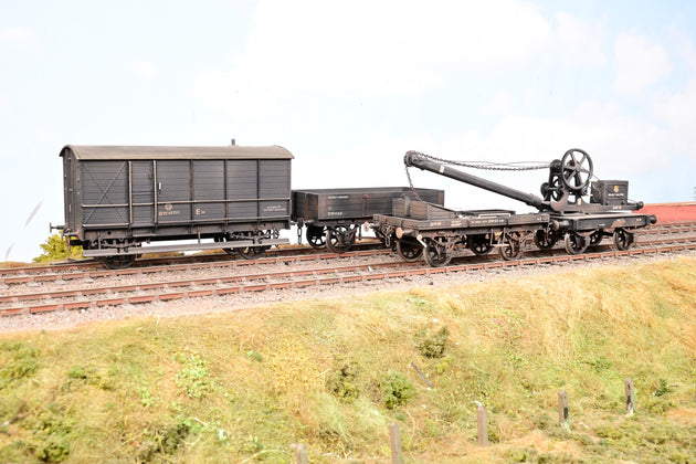 Kit Built O Gauge BR Engineers Black Engineers Train with Crane