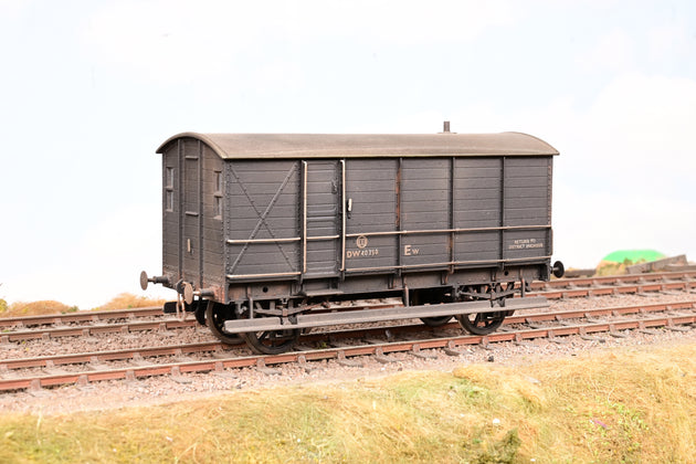 Kit Built O Gauge BR Engineers Black Engineers Train with Crane