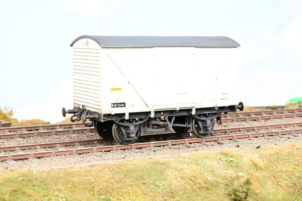 Kit Built O Gauge BR 12 Ton Insulated Van No.B872246 - Boxed