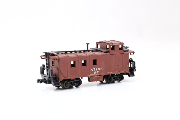 Atlas N Gauge 2271 AT&SF Caboose No.1951