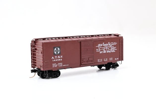 MicroTrains N Gauge 20040Santa Fe All the Way Box Car No.114582