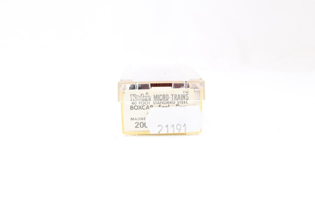 MicroTrains N Gauge 20030 Santa Fe SuperChief Box Car No.114699