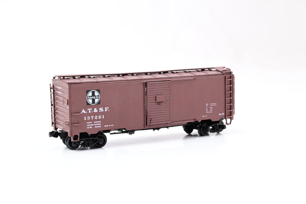 MicroTrains N Gauge ATSF Boxcar No.137221