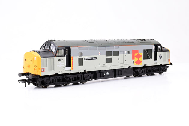 Bachmann OO Gauge 32-380 Class 37/5 Diesel Railfreight 'Tre Pol and Pen' No.37671 - Boxed
