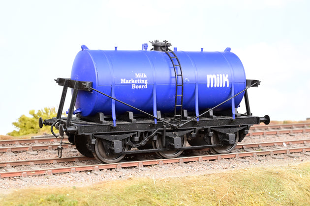 Dapol O Gauge 7F-031-003 6 Wheel Milk Tanker Milk Marketing Board - Boxed