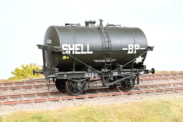 Dapol O Gauge 7F-059-003 14T Tank Wagon Class B Shell BP Black No.5133 - Boxed